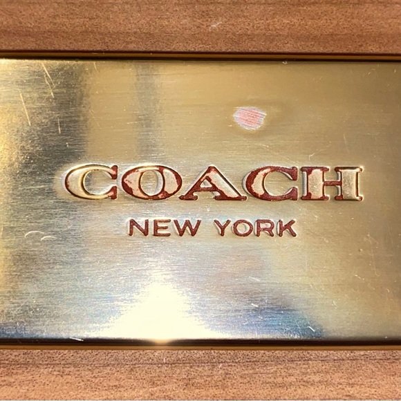 Coach : Coach tag only! DISCLAIMER - PLEASE READ BEFORE PURCHASING! - Picture 6 of 6
